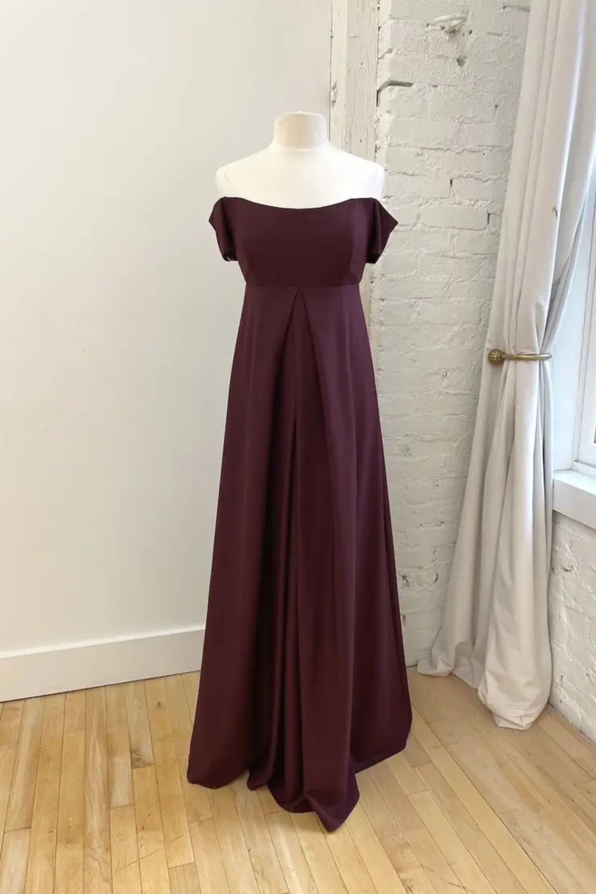 Amsale maternity outlet