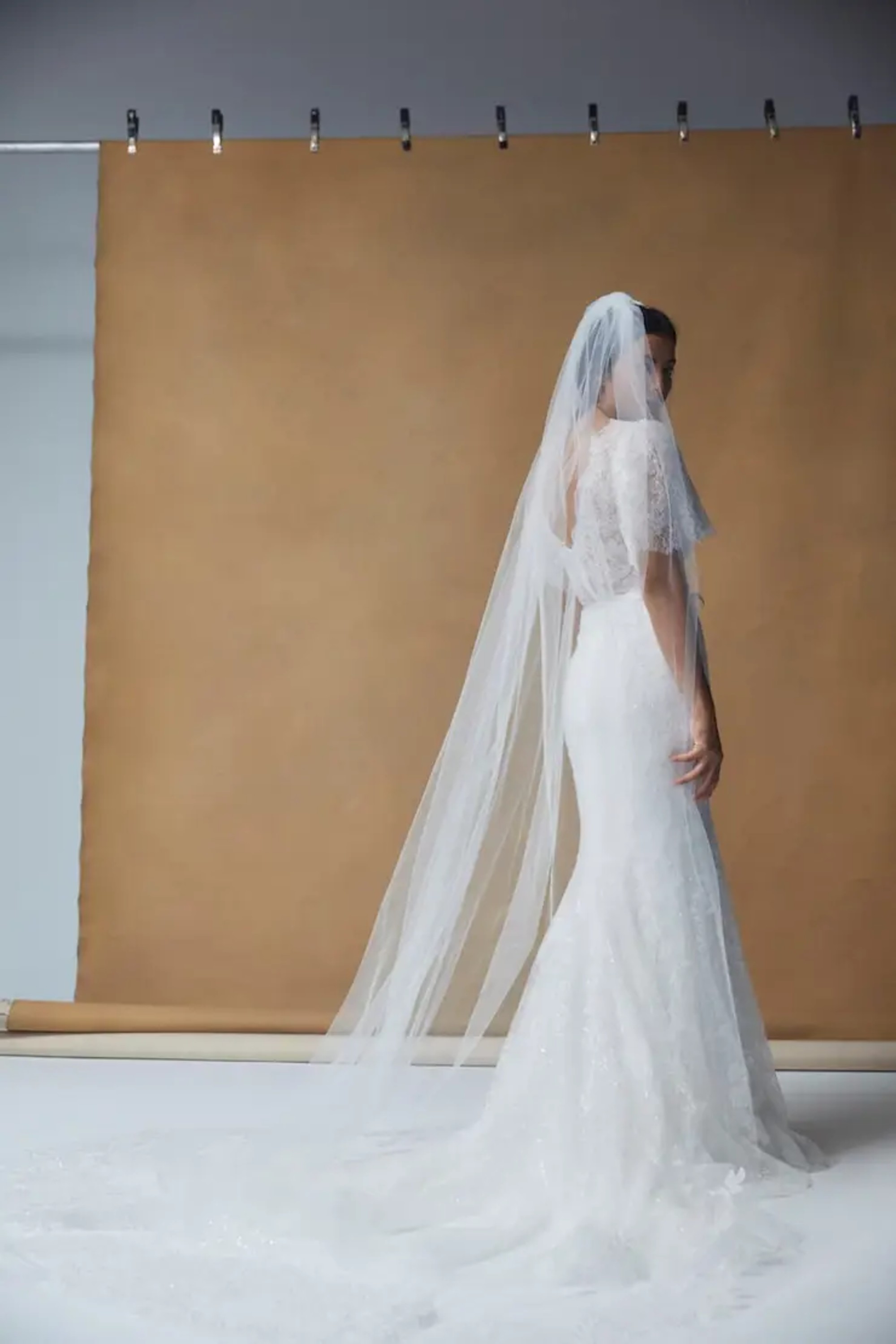 Amsale veil top