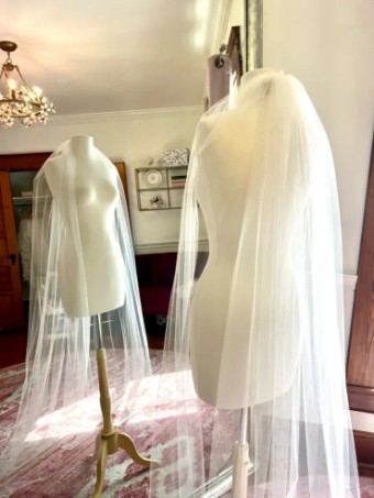 Characters Exclusives Classic Floor Length Veil #1 Silk White thumbnail