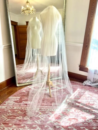 Characters Exclusives Classic Floor Length Veil #0 default Silk White thumbnail