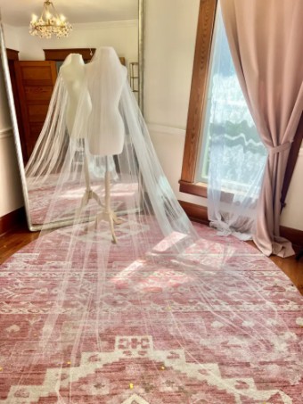 Characters Exclusives Classic Cathedral Length Veil #1 Silk White thumbnail