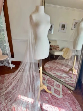 Characters Exclusives Classic Cathedral Length Veil #3 Silk White thumbnail