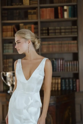 Blue Willow by Anne Barge Turner Full Length #0 default Pearl thumbnail