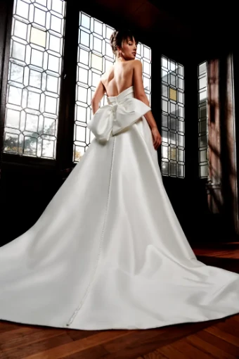 Kelly Faetanini Constance with detachable bow #2 Ivory thumbnail