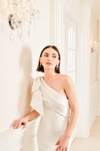 Kelly Faetanini Soren with removable bow #1 Ivory thumbnail