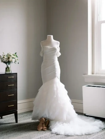 Kelly Faetanini Sutton without sleeves #0 default Ivory thumbnail