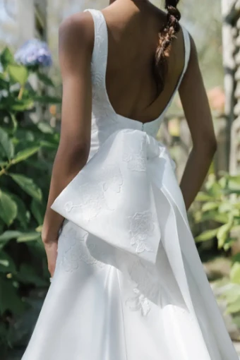 Blue Willow by Anne Barge Sayle Curve Couture #3 Silk White thumbnail