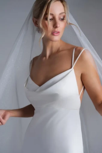 Thanks & Goodluck Sparkle Tulle Fingertip Length Veil with Raw Edge #0 default Ivory thumbnail