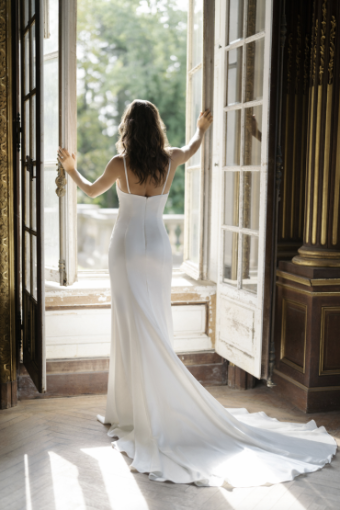 Blue Willow by Anne Barge Gaines #1 Ivory thumbnail