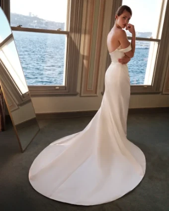 Antonio Gual Seraphina #1 Ivory thumbnail