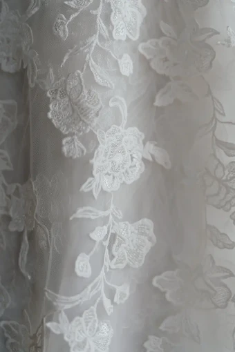 Blue Willow by Anne Barge Oakland Curve Couture #2 Silk White thumbnail